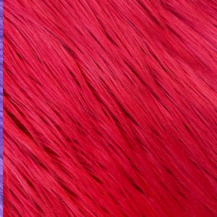 Muestra de tela peluche color rojo fuerte, textura de pelo.